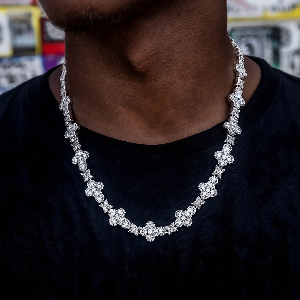 Rounded Cross Pave Star Chain in White Gold - 16mm