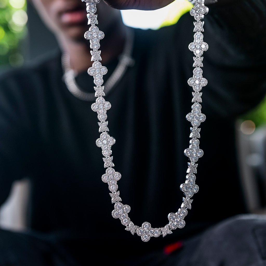Rounded Cross Pave Star Chain in White Gold - 16mm