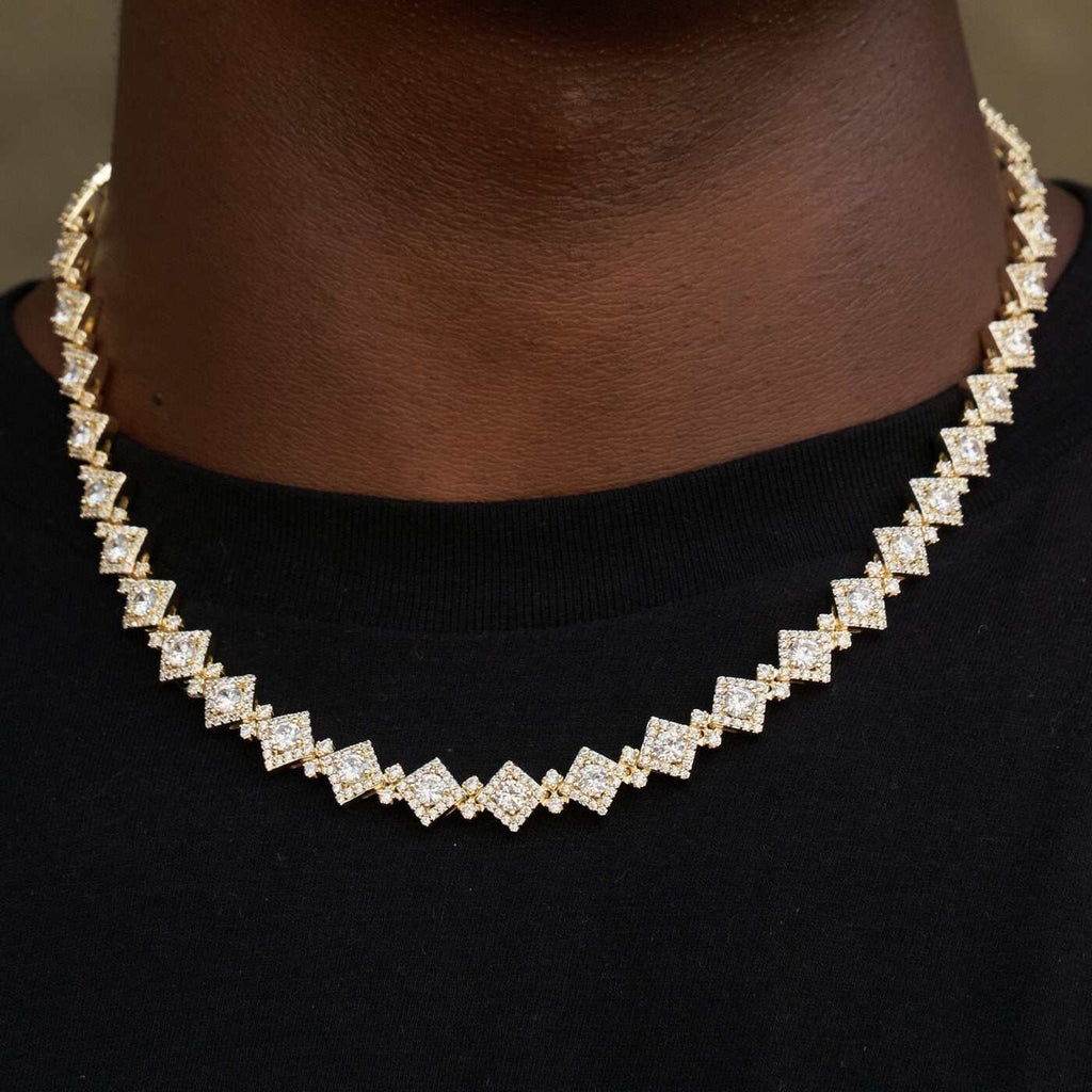 Cloister Link Chain in Yellow Gold - 10mm